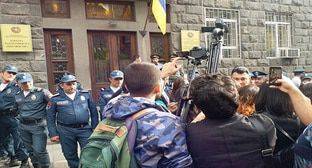 Родственники Товмасяна были допрошены на фоне акции протеста в Ереване
