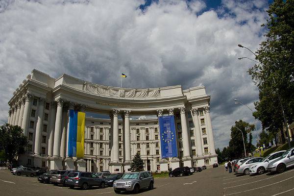 Украина приняла все законы об амнистии в рамках Минских соглашений