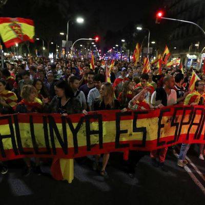 Тысячи человек собрались на очередную манифестацию в центре Барселоны