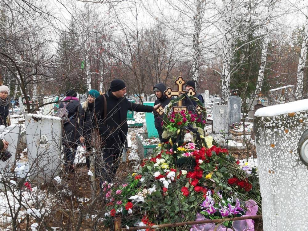 В Каменске-Уральском похоронили Ксению Каторгину, убитую из-за ее Audi Q5