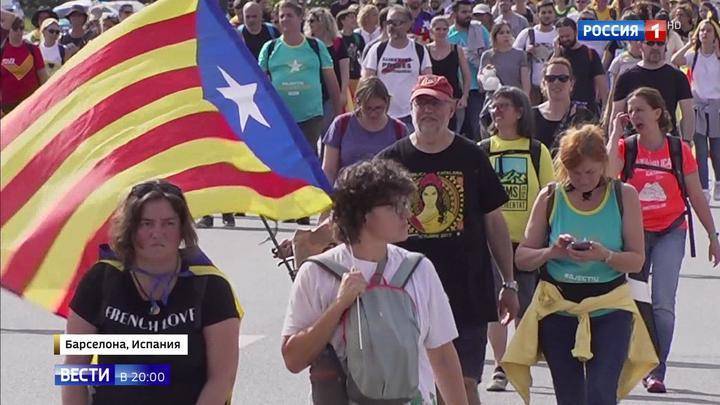 Каталонский бунт: в Барселону подтянулись анархисты из других стран
