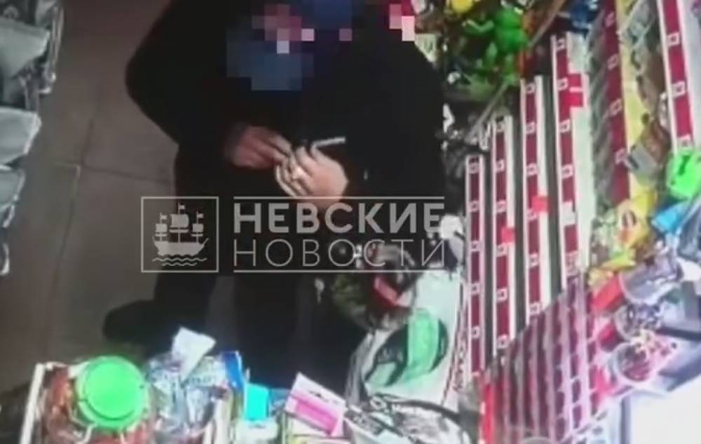 В петербургском магазине неизвестный украл у невнимательного продавца телефон