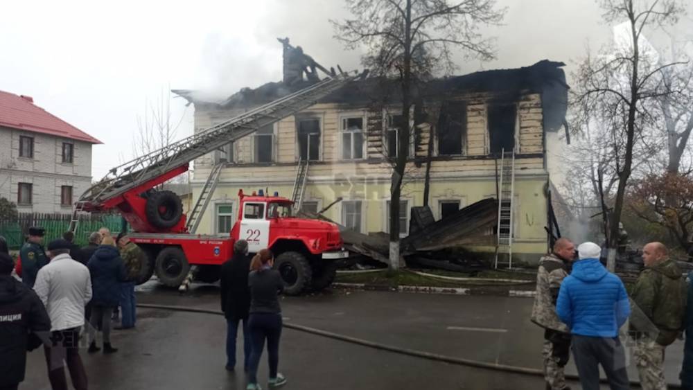 Кадры с места пожара под Ярославлем, унесшего жизни 5 детей