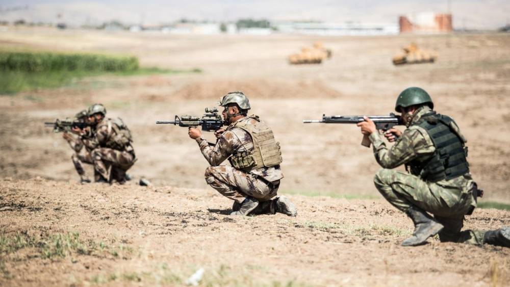 Турецкие военные захватили около 200 боевиков ИГ, выпущенных курдами из тюрем в Сирии