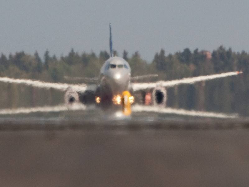Самолёт из Улан-Удэ в Москву готовится к посадке из-за угрозы взрыва