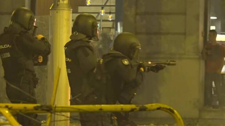 Беспорядки в Барселоне: около ста пострадавших