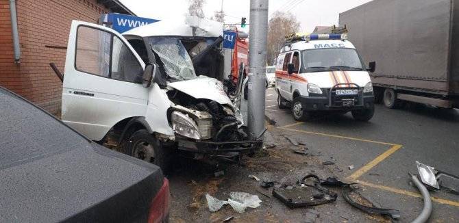 Водитель «Газели» погиб в ДТП в Новосибирске