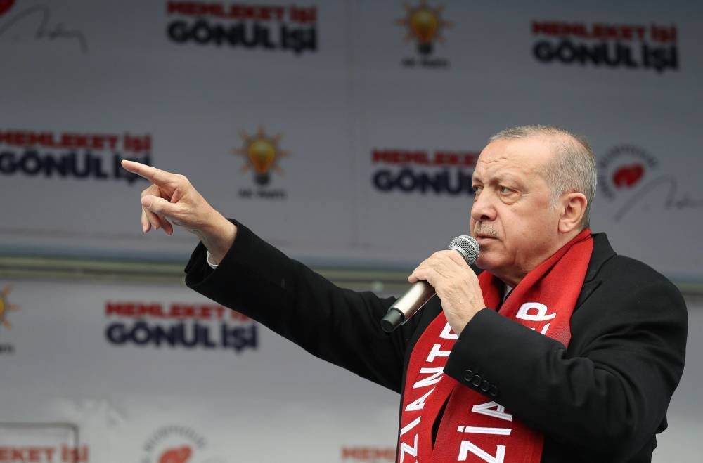 Эрдоган назвал ложной информацию о возобновлении операции против курдов в Сирии