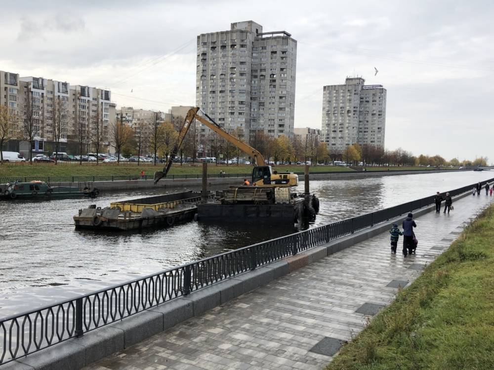 Реку Смоленку в Петербурге очистили от донных отложений