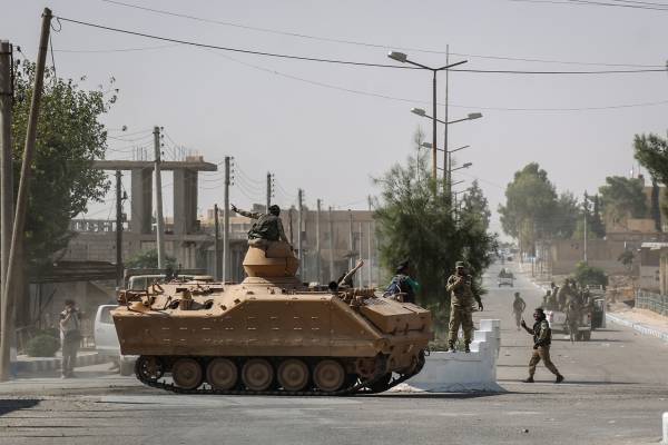 МИД Ирака заявил о готовности противостоять потоку боевиков ИГ*, бегущих из Сирии