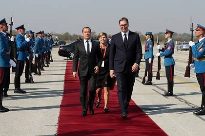 Медведев прилетел в Сербию на празднование освобождения Белграда