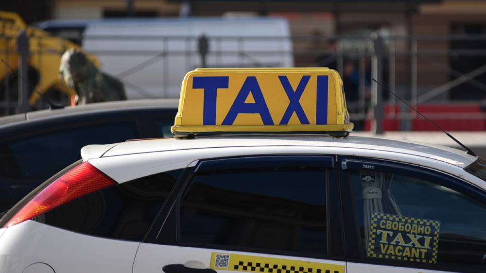 Поездка в чужом такси закончилась для 48-летнего сыктывкарца разбитой головой