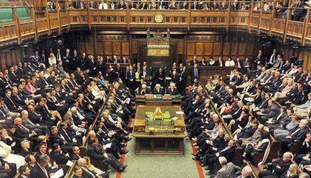 Британский парламент проголосовал за поправку, означающую очередную отсрочку Brexit