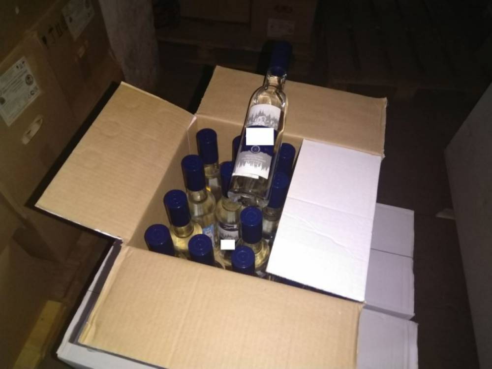 Из популярного магазина Вологды изъяли партию контрафактного алкоголя