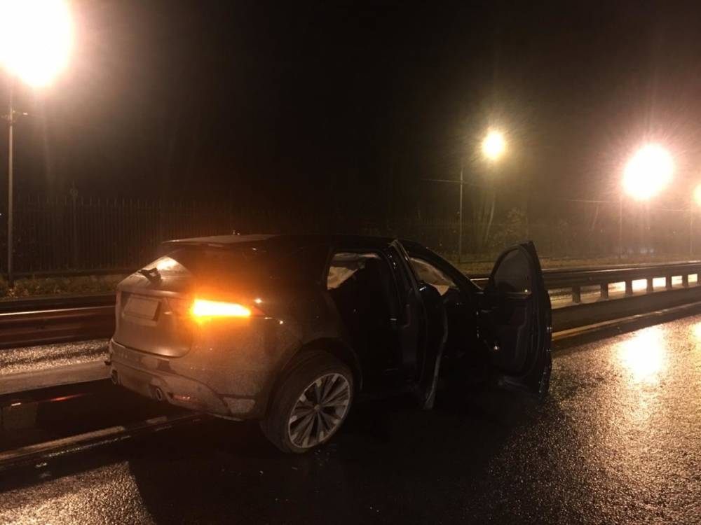 В Сети появилось видео погони ГИБДД за лихачом-угонщиком Jaguar на Пулковском шоссе