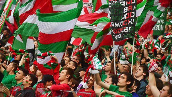 Фанаты «Локомотива» устроили красочный перформанс перед матчем с «Атлетико»
