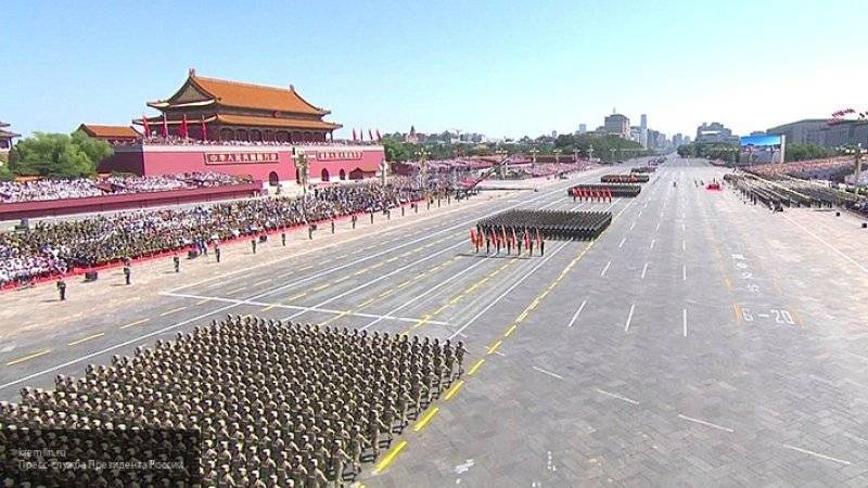 Опубликованы кадры масштабного военного парада в честь 70-летия основания КНР