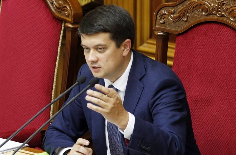Разумков собирается покинуть пост главы партии Зеленского «Слуга народа»