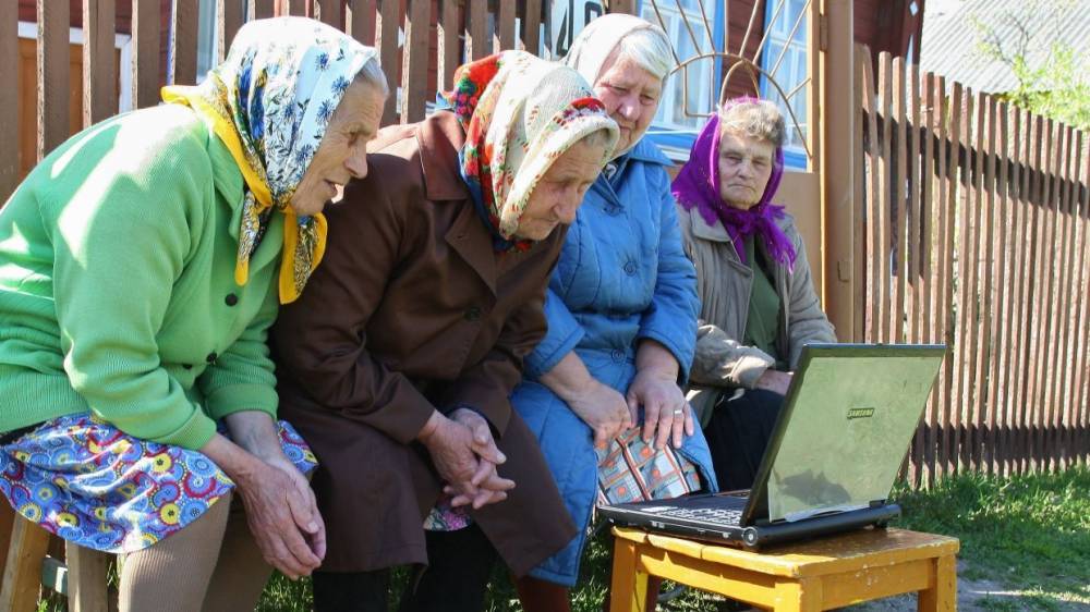 Интернетом пользуется половина россиян старшего поколения