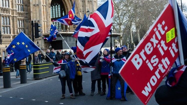 Британская оппозиция намерена потребовать отсрочить Brexit