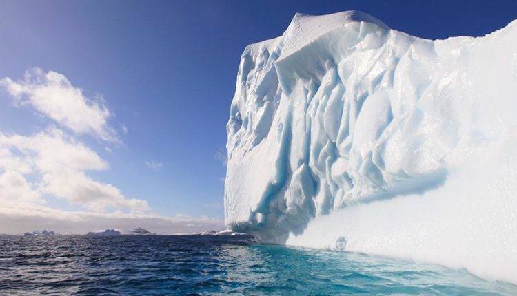 В Антарктиде откололся самый крупный за 50 лет айсберг