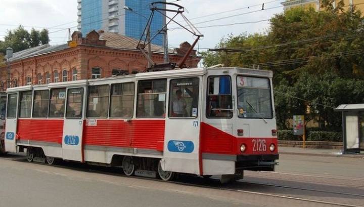 Во Владивостоке пассажир насмерть забил кондуктора трамвая металлическим прутом
