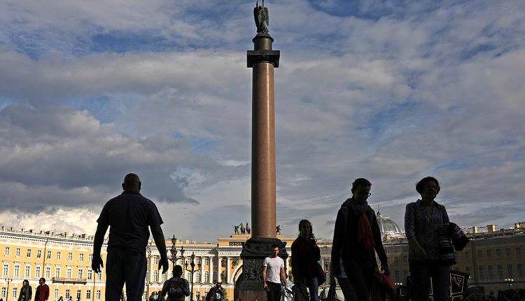 В Петербурге подсчитали доход после введения электронных виз