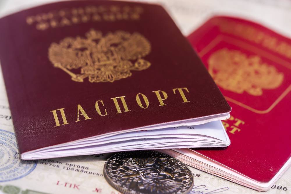 Срок трудового стажа для получения гражданства сократился в России