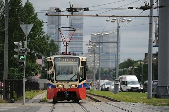 Во Владивостоке неизвестный до смерти забил кондуктора трамвая металлическим прутом