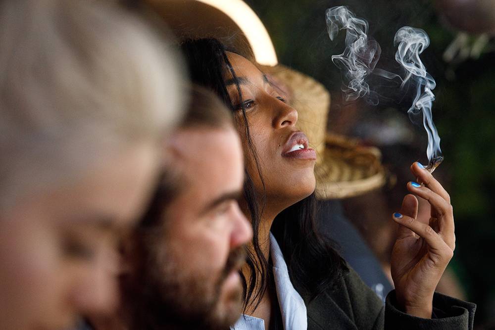 В Калифорнии открылось первое в США кафе, где можно легально употреблять марихуану
