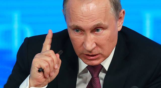 Путин назвал "большой ошибкой" использование США доллара как оружия