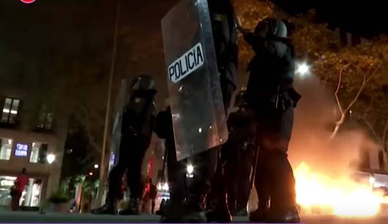 Зачем оппозиция выставляет полицию РФ «зверями», замалчивая факты о протестах в Барселоне
