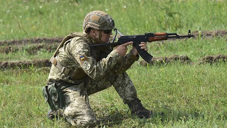 Власти ЛНР: ВСУ готовят позиции под военную технику возле города Золотое