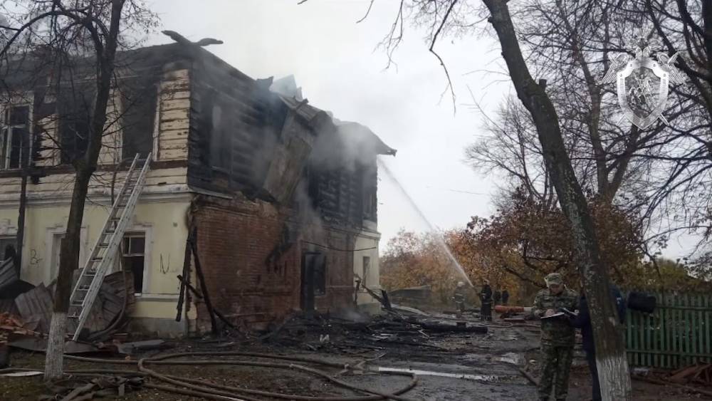 Видео с последствиями пожара под Ярославлем, где погибли пятеро детей