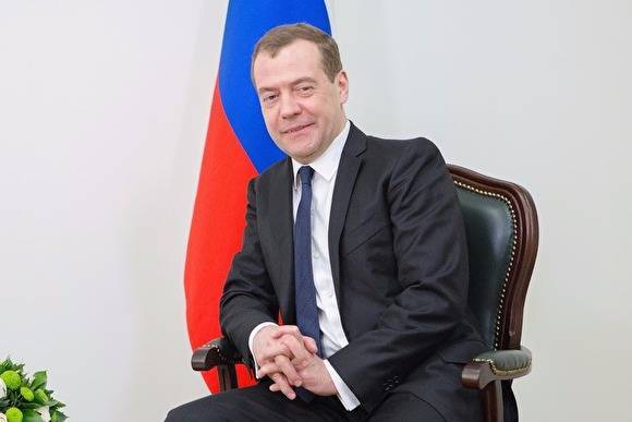 Медведев: Россия готова ответить на размещение баз НАТО