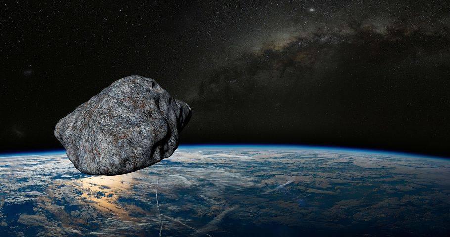 К Земле приближается астероид диаметром в километр