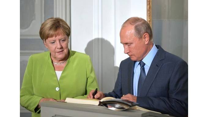 Путин и Меркель обсудили организацию саммита «Нормандской четверки»