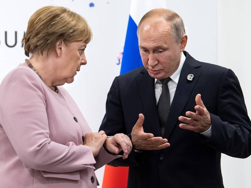 Меркель обсудила с Путиным подготовку к саммиту «нормандской четвёрки»