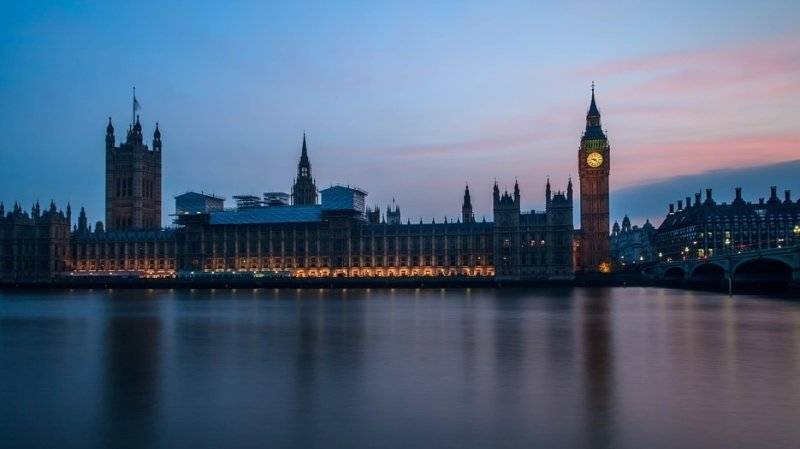 Британский парламент принял поправку об отсрочке Brexit