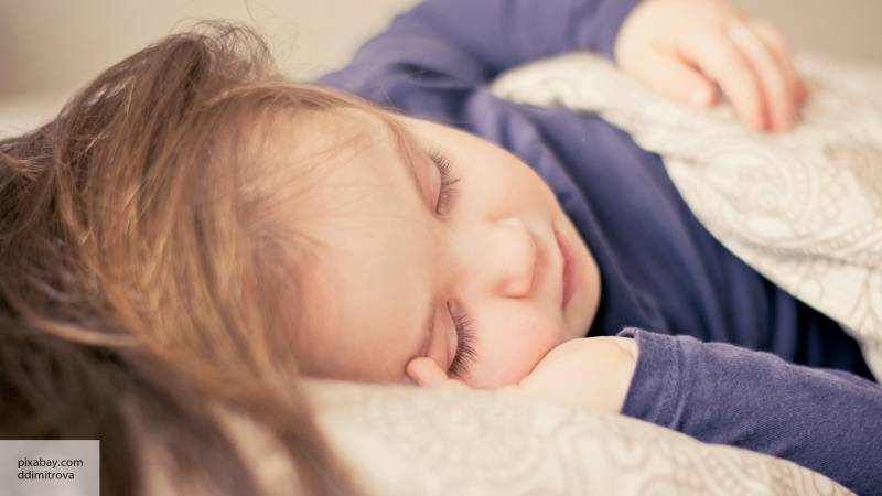 Поздний сон у ребенка ведет к ожирению – ученые
