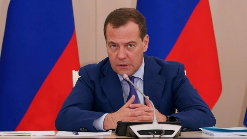 Медведев рассказал об ответных мерах в случае размещения баз НАТО вблизи границ России