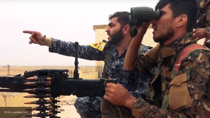 Представитель SDF рассказал об отводе отрядов курдов-боевиков от границы с Турцией