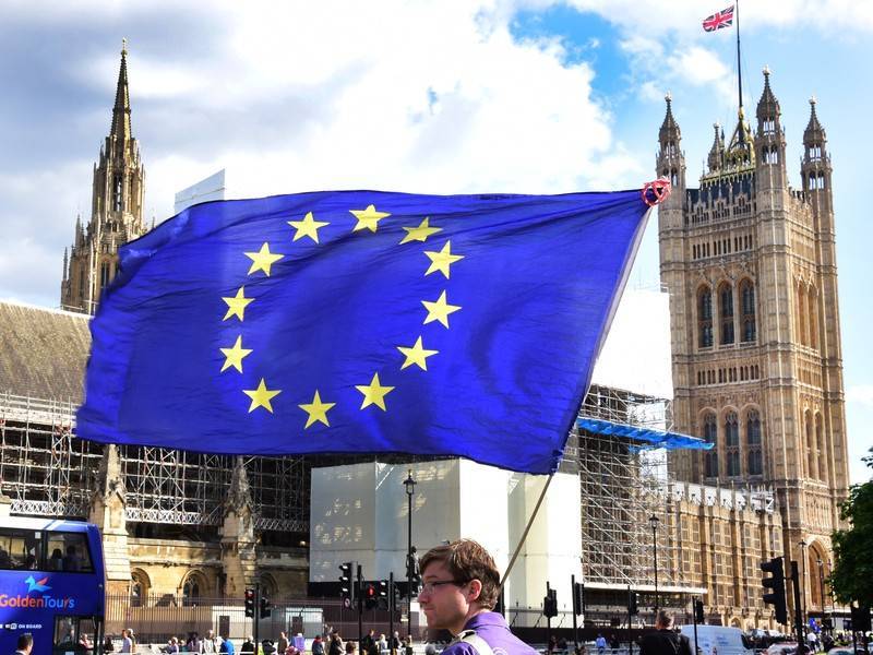 ЕС ждёт пояснений от Лондона после принятия поправки об отсрочке Brexit