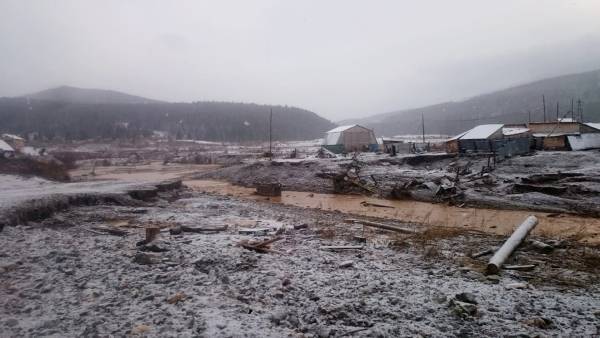 Две дамбы разрушены при ЧС в Красноярском крае — СК