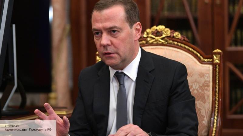 Медведев рассказал, что мешает нормальным отношениям России и ЕС