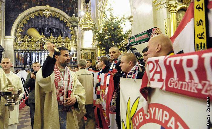 РПЦ раскритиковала мужчин, у которых главная радость - смотреть футбол