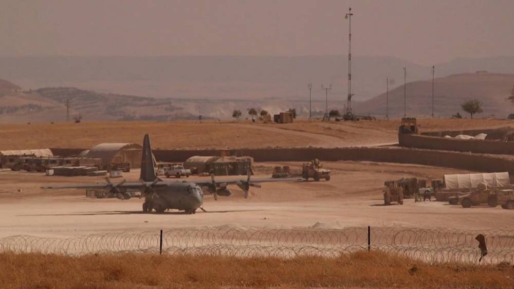 Поддерживающие курдов-террористов войска коалиции США покинули аэродром близ Кобани