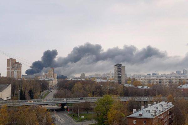 Крупный пожар на западе Москвы локализован