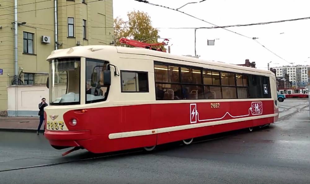 В Петербурге прошел обкатку экспериментальный трамвай на водородных топливных элементах