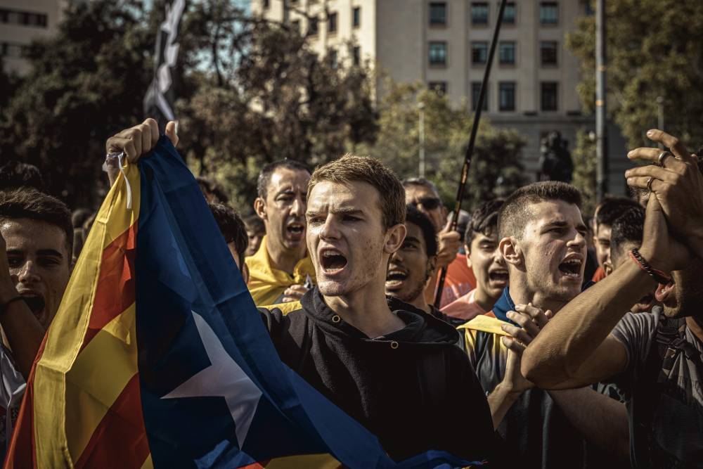Противостояние всех против всех: насилие в Каталонии набирает обороты